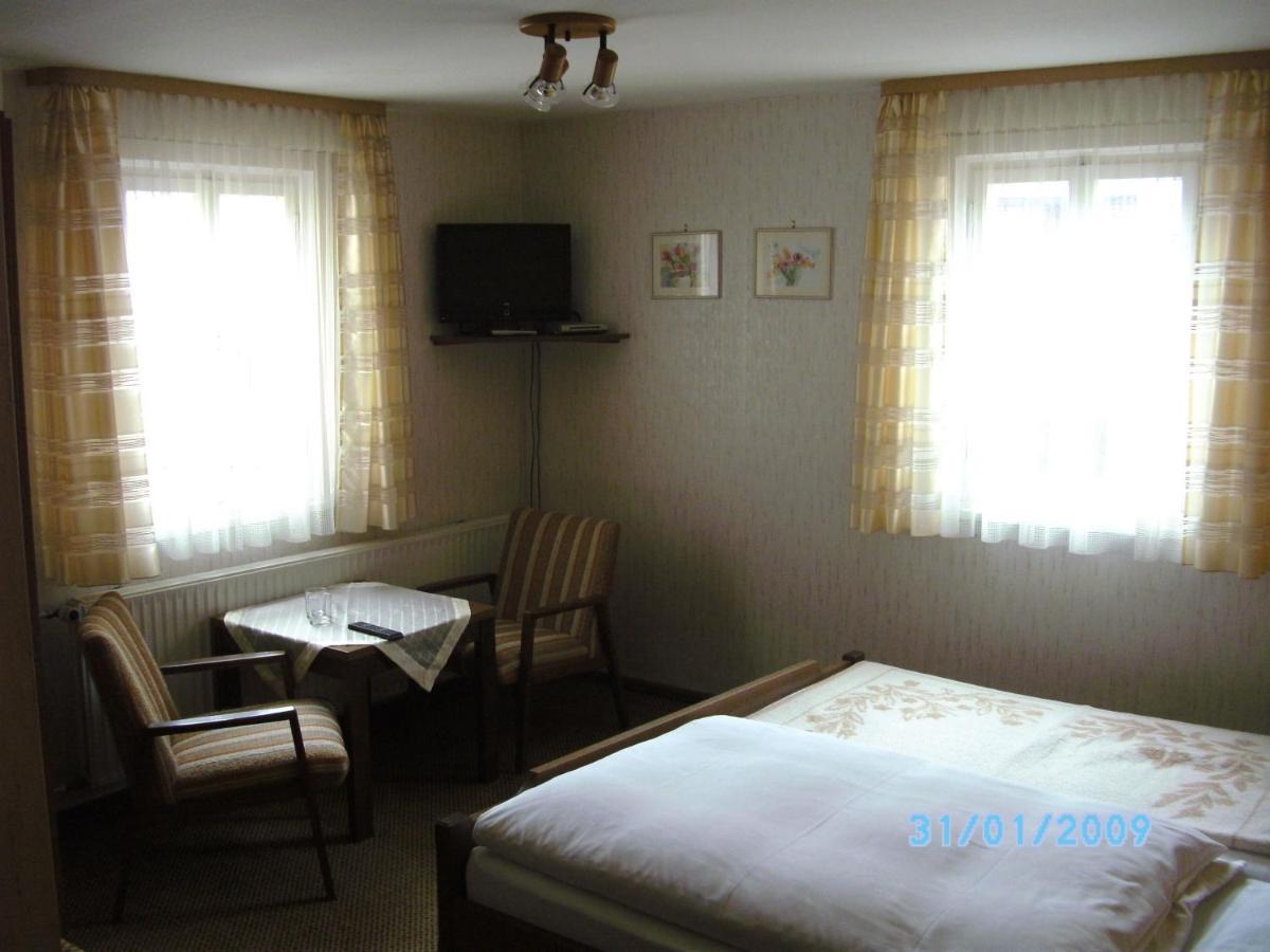 Gasthaus Waldhorn บาด ไทนาค-ซาเวลชไตน์ ภายนอก รูปภาพ