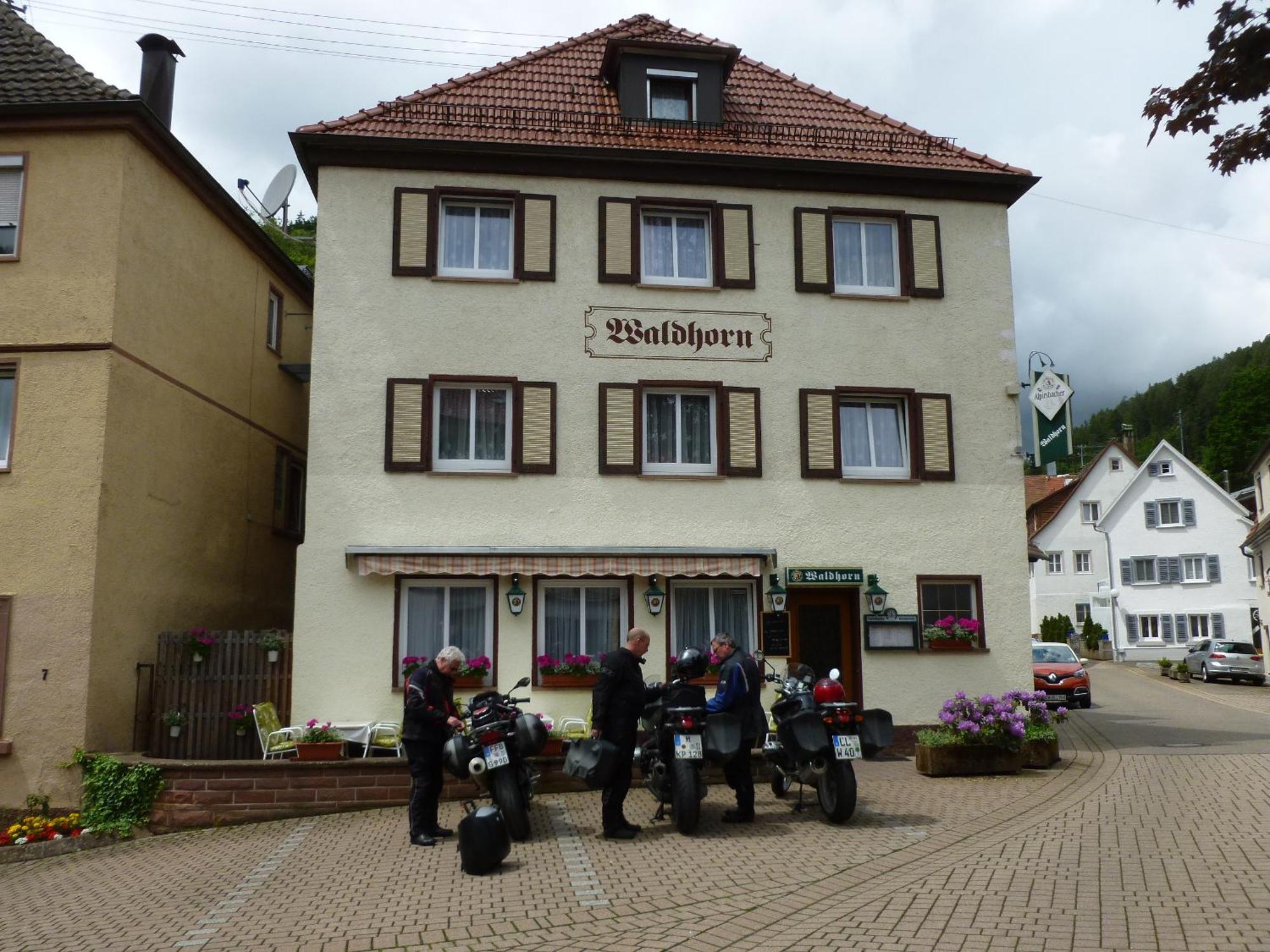 Gasthaus Waldhorn บาด ไทนาค-ซาเวลชไตน์ ภายนอก รูปภาพ